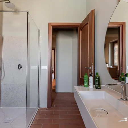 Comfortable Private With Pool San Giuseppe Tramontana Villa Montecatini Val di Cecina